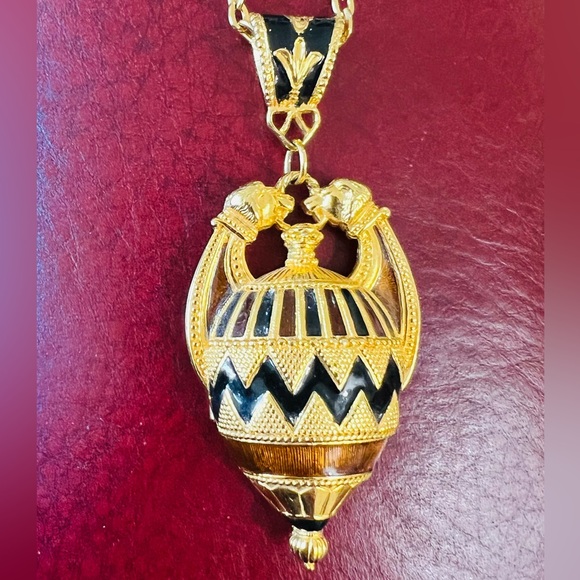 Edgar Berebi Limited Edition vintage Etruscan Hanging Urn open locket necklace - Picture 1 of 9